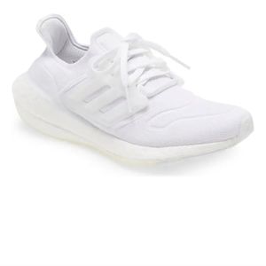 Adidas ultraboost 22,size 8.5